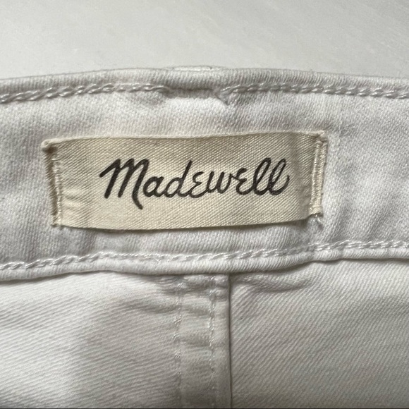 Madewell Stovepipe Jeans in Pure White: Button-Front Edition - Picture 11 of 12